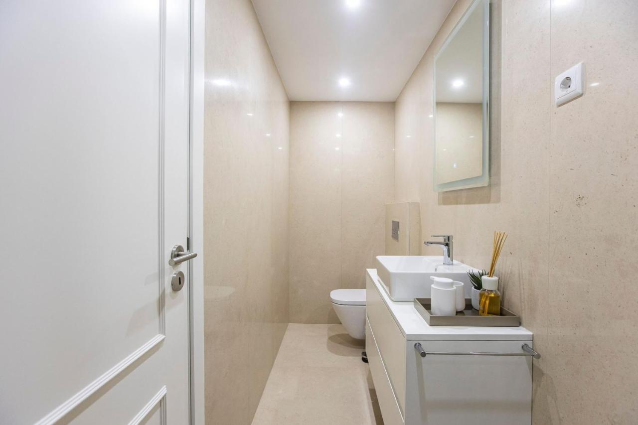 City Center 2Br Flat W/ Ac By Lovelystay OOporto Esterno foto
